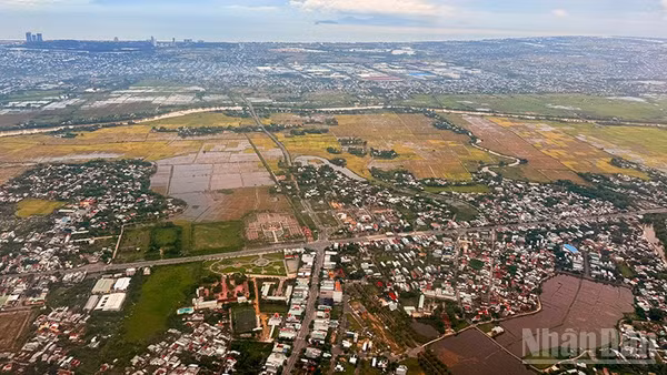 Đà Nẵng tập trung tháo gỡ, khơi thông nguồn lực đất đai, thu hút đầu tư để tạo ra những mục tiêu tăng trưởng. (Ảnh: ANH QUÂN)