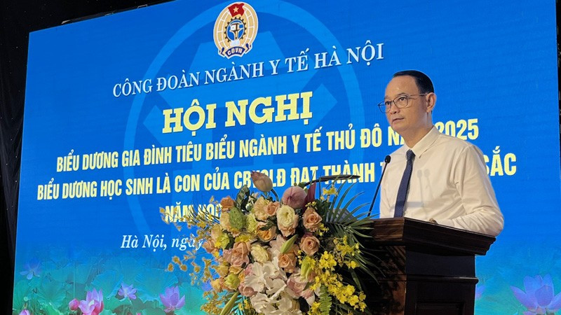 Chủ tịch Công đoàn ngành y tế Hà Nội Trịnh Tố Tâm phát biểu tại hội nghị. cd1.jpg