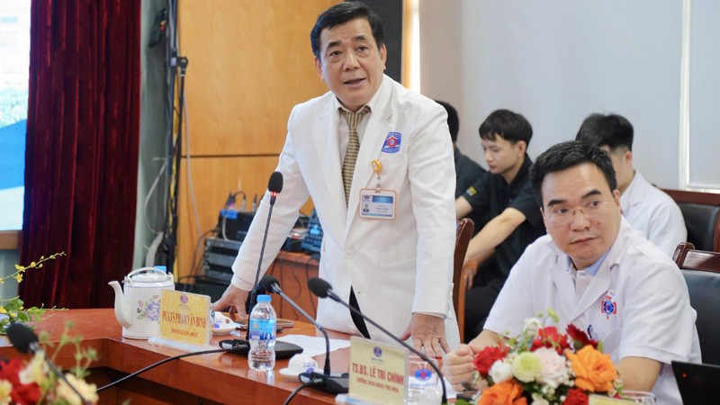 Phó Giáo sư, Tiến sĩ Phạm Văn Bình chia sẻ thông tin tại Hội thảo. bvk.jpg