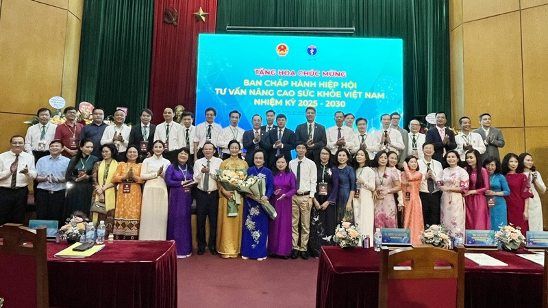 Ra mắt Ban Chấp hành Hiệp hội tư vấn nâng cao sức khỏe Việt Nam nhiệm kỳ 2025-2030.