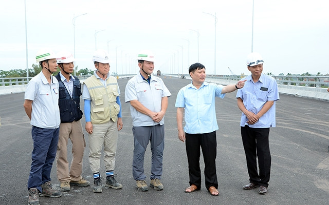 Lãnh đạo UBND tỉnh Hưng Yên kiểm tra, đôn đốc tiến độ thi công dự án cầu Hưng Hà và đường nối đường cao tốc Hà Nội - Hải Phòng với đường cao tốc Cầu Giẽ - Ninh Bình. 