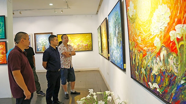 “Yêu” sen qua tranh Vũ Tuyên