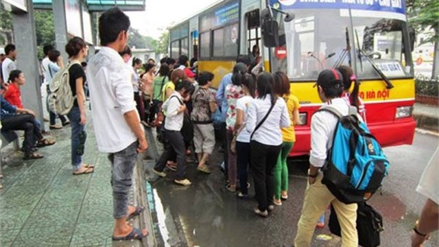 Có 87% phụ nữ và trẻ em gái được hỏi khẳng định đã từng bị quấy rối tình dục nơi công cộng. (Ảnh minh họa)