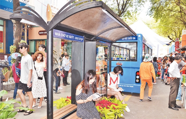 Trạm chờ "Tri thức" vừa khánh thành tại Đường sách TP Hồ Chí Minh.