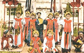 Một nhóm ca hát ở Nam Định.