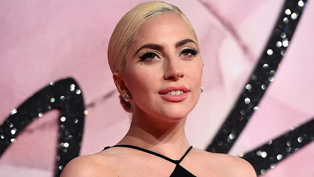 Lady Gaga hủy chuyến lưu diễn châu Âu