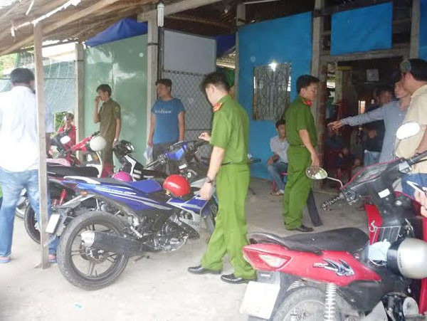 Hiện trường nơi các đối tượng tham gia cá độ qua mạng.