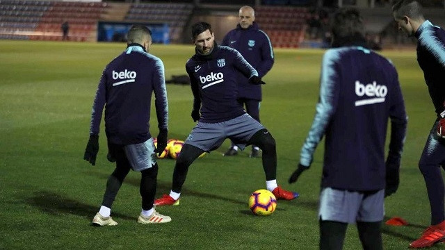 Các cầu thủ Barca luyện tập chuẩn bị cho trận derby với Espanyol. (Ảnh: FC Barcelona)