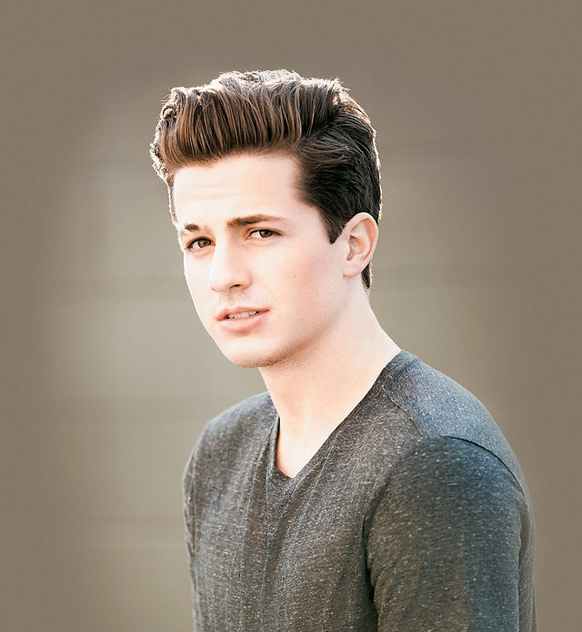 Ca sĩ Charlie Puth. 
