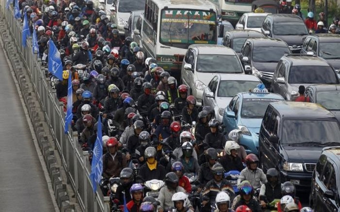Chính phủ Indonesia ước tính, tình trạng tắc nghẽn giao thông nghiêm trọng gây thiệt hại bảy tỷ USD cho Jakarta mỗi năm. (Ảnh: Reuters)