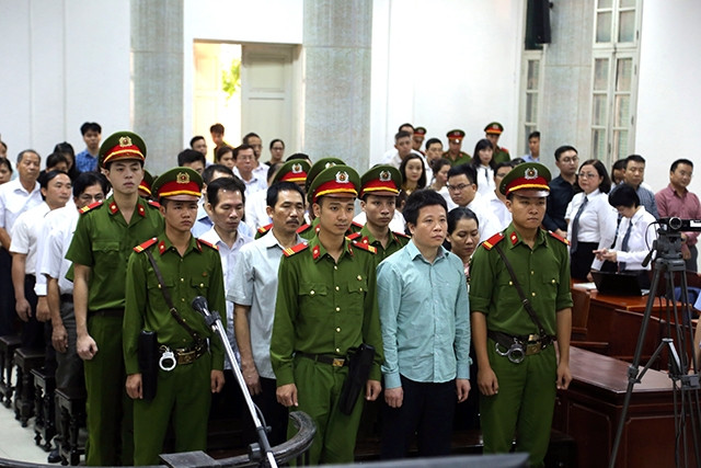 Việc xét xử Hà Văn Thắm và đồng phạm cho thấy quyết tâm làm trong sạch đội ngũ của lãnh đạo Đảng và Nhà nước, không khoan nhượng trong cuộc chiến chống nạn tham nhũng ở nước ta. Ảnh: Doãn Tuấn - TTXVN