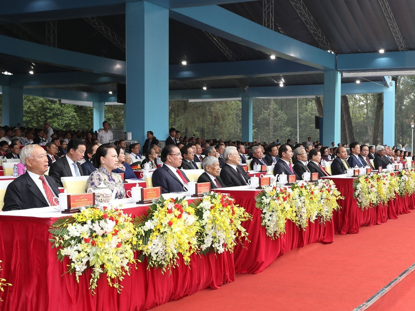 Các đại biểu dự lễ kỷ niệm.