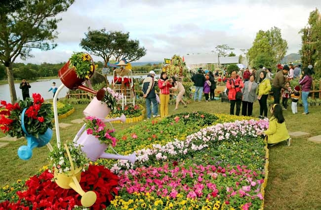 Không gian hoa trong Festival Hoa Đà Lạt năm 2017.