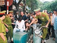 Áp giải tội phạm ma túy.
(Ảnh minh họa)