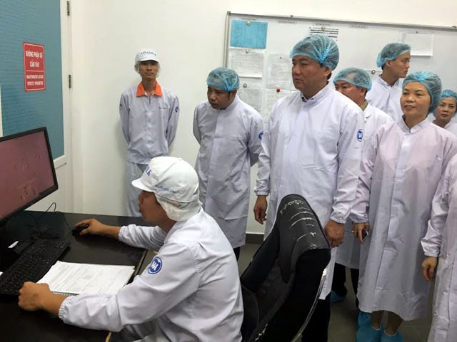 Vinamilk liên kết với nông dân chăn nuôi 120 nghìn bò sữa