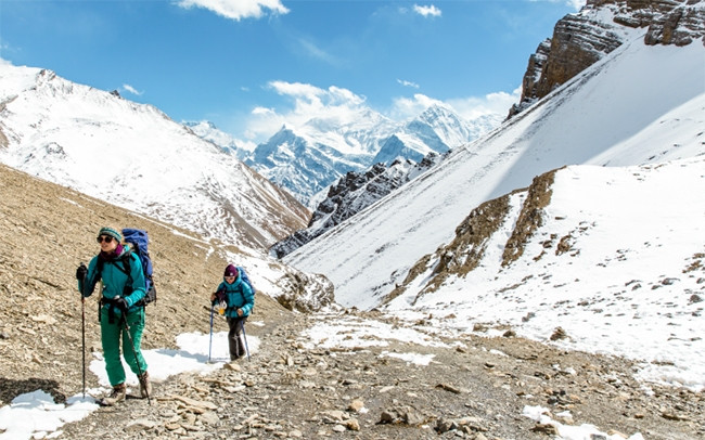 Khách du lịch leo núi tại núi Annapurna, miền trung - bắc Nepal. Ảnh INTREPIDTRAVEL