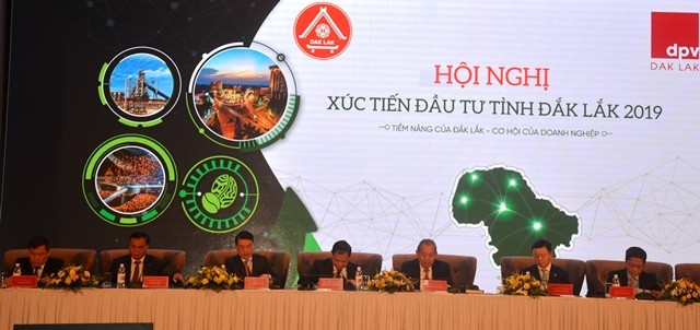 Đồng chí Trương Hòa Bình đến dự và chủ trị Hội nghị.