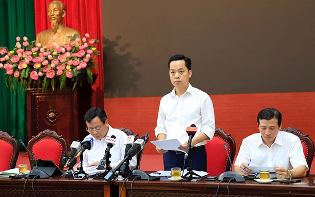 Chánh Văn phòng, người phát ngôn của UBND thành phố Hà Nội Vũ Đăng Định thông tin đến báo chí (Ảnh: Hà Nội mới).