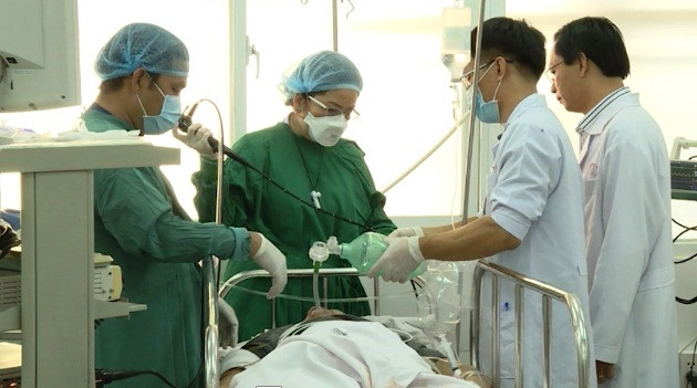 Nạn nhân vụ cháy đang được các bác sĩ điều trị tại Bệnh viện Chợ Rẫy.