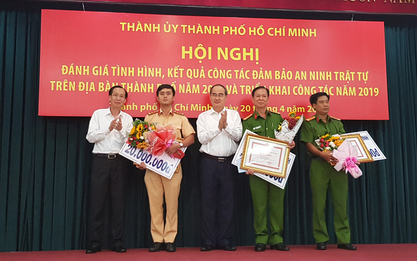 Thưởng nóng vụ triệt phá vụ án 1,1 tấn ma tuý
