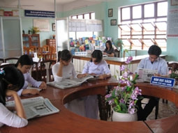 Trong thư viện Trường THPT Hoàng Hoa Thám (Đà Nẵng)