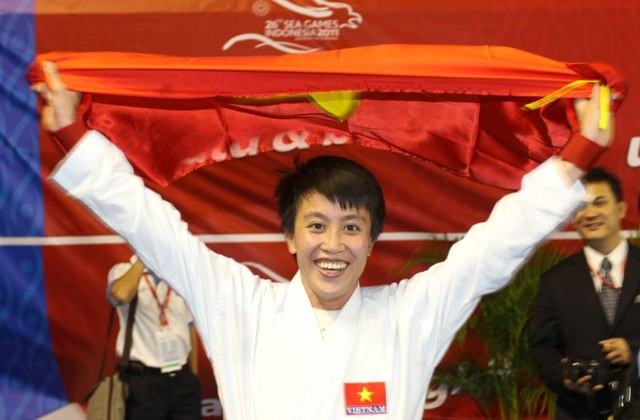 Nguyệt Ánh trong niềm vui chiến thắng tại SEA Games 26 (ảnh: MINH PHƯƠNG).