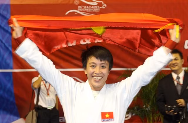 Nguyệt Ánh trong niềm vui chiến thắng tại SEA Games 26 (ảnh: MINH PHƯƠNG).