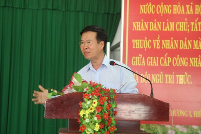 Đồng chí Võ Văn Thưởng phát biểu tại buổi tiếp xúc cử tri ở huyện Nhơn Trạch, tỉnh Đồng Nai.