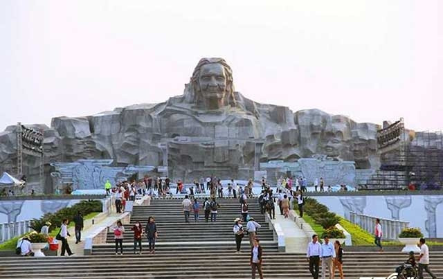 Tượng đài Bà mẹ Việt Nam Anh hùng ở tỉnh Quảng Nam. Ảnh: ÐẮC ÐỨC