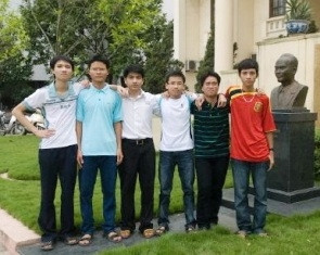 Đoàn thí sinh Việt Nam dự IMO 2010.<br>(Ảnh: www.vnmath.com)