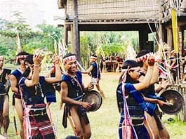 Cồng chiêng trong lễ hội của đồng bào Bahnar