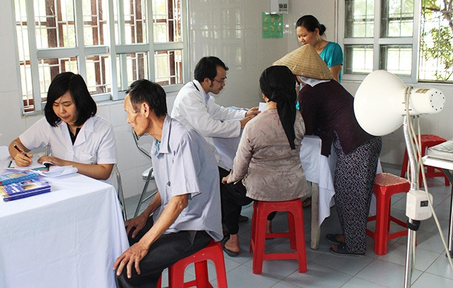 Nhờ chương trình kiểm soát tăng huyết áp tại cộng đồng được triển khai ngay tại trạm y tế, người dân trên địa bàn huyện Sóc Sơn (Hà Nội) được theo dõi sức khỏe thường xuyên, liên tục.