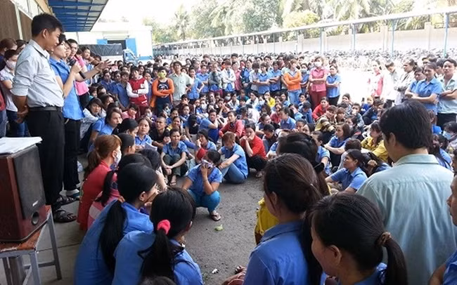 Cán bộ Công đoàn kịp thời lắng nghe, chia sẻ của người lao động, góp phần hạn chế các cuộc ngừng việc tập thể.