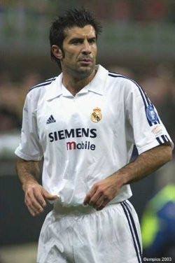 Figo ký hợp đồng hai năm với Inter