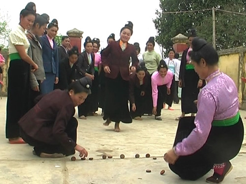 Trò chơi dân gian tại lễ hội Xên Mường.