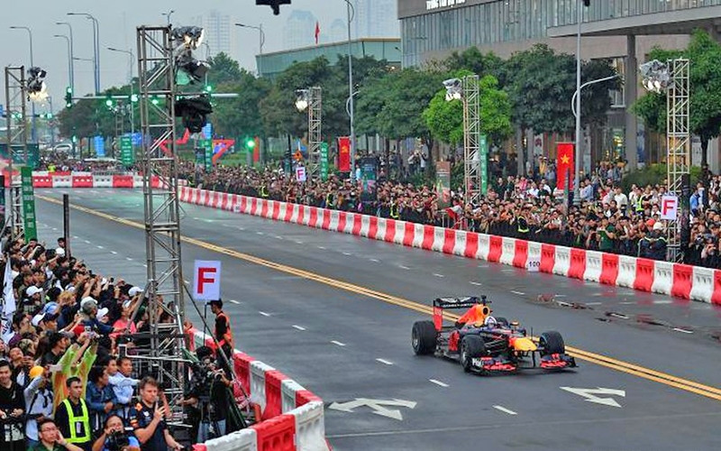 Giới thiệu xe đua tại sự kiện “Khởi động F1 Việt Nam” trong năm 2019.