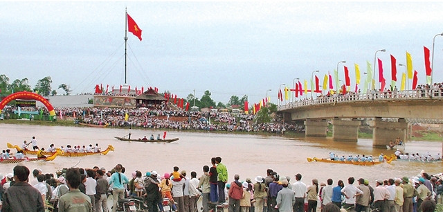 Ngày hội đua thuyền trên sông Bến Hải. Ảnh: MINH HOÀN