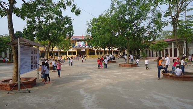 Học sinh Trường tiểu học Chu Minh (huyện Ba Vì, Hà Nội) trong giờ ra chơi.