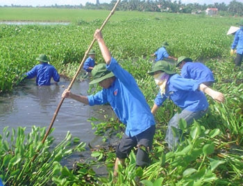 Các hoạt động tình nguyện luôn là
cầu nối đưa tổ chức đoàn, hội đến
với thanh niên, sinh viên.