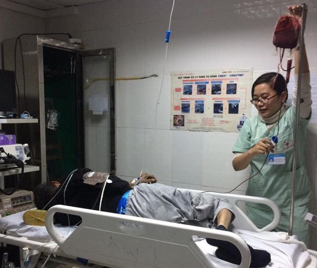 Cấp cứu kịp thời "ma men" vỡ tĩnh mạch thực quản vì nghiện rượu