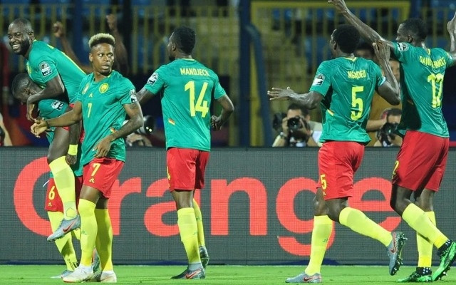 Cameroon mở màn chiến dịch bảo vệ ngôi vô địch với chiến thắng 2-0 trước Guinea Bissau. (Ảnh: CAN 2019)