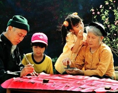 Lắng nghe người cao tuổi là một cách đối phó với già hoá dân số. (ảnh: Internet)