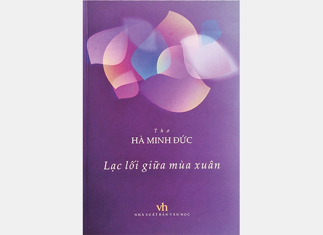 Bìa tập thơ Lạc lối giữa mùa xuân của GS Hà Minh Đức.