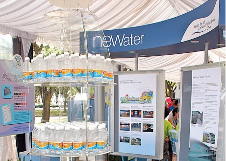 Nước tinh khiết NEWater.