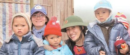 Học sinh phân trường Lũng Mật đã có áo ấm, mũ len chống rét.