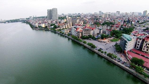 Quận Tây Hồ lập đường dây nóng tiếp nhận thông tin về môi trường hồ Tây