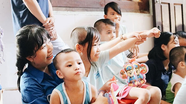 Hết mình vì cộng đồng