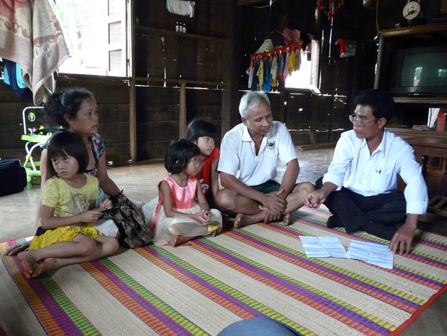 Vợ chồng ông Y K’lếc Knul và bà H’Ren Bkrông định bán đất để trả nợ tiền vay bên ngoài góp vốn kinh doanh đa cấp với Công ty Phúc Gia Bảo.