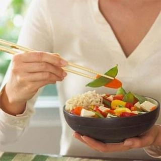 Cần chú trọng hơn đến chế độ dinh dưỡng khoa học cho bệnh nhân. (Ảnh: Internet)