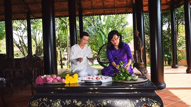 Truyền nhân nghề phấn nụ hoàng cung